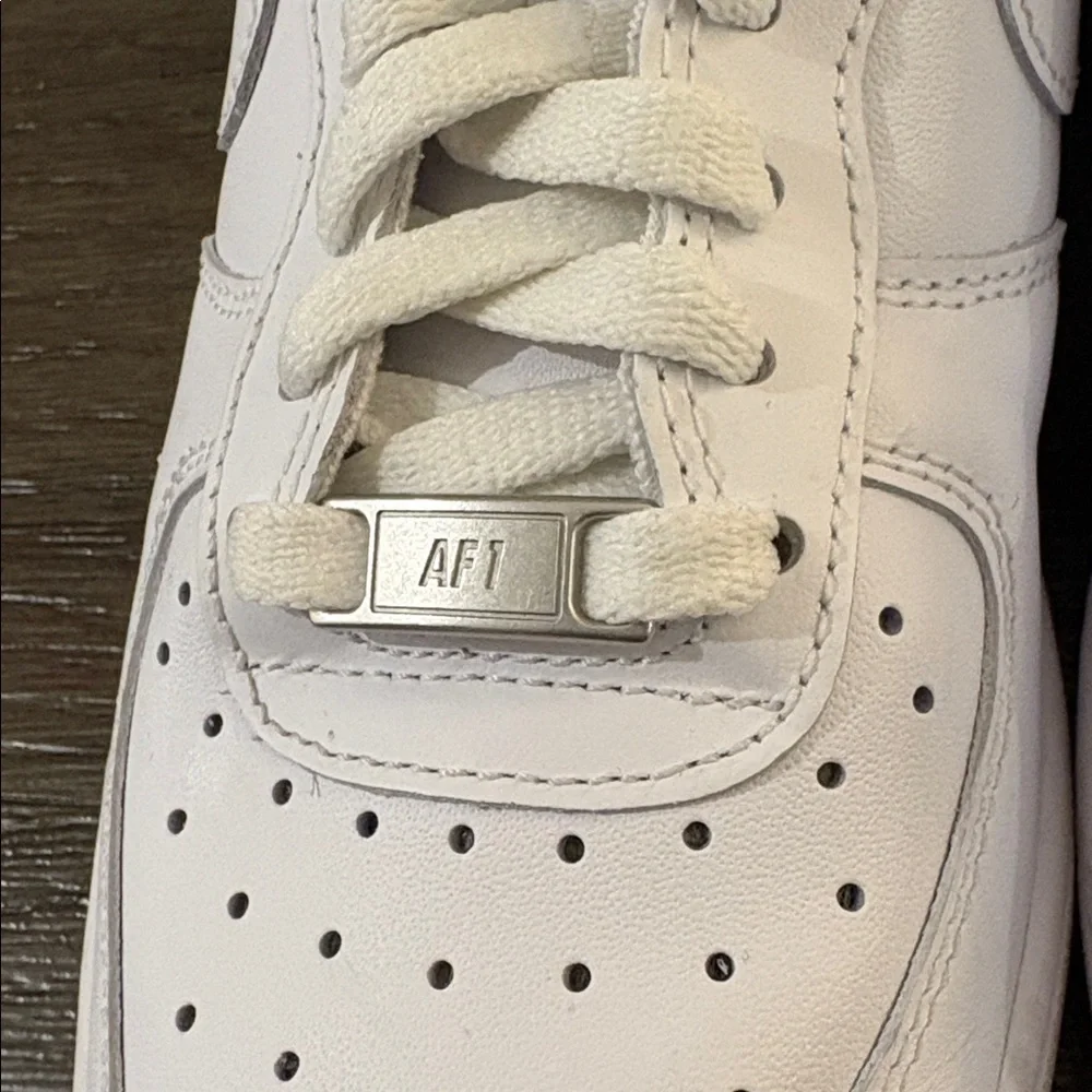 EUC [Nike] Air Force 1 White Athletic Tennis Shoes Sneakers Women’s 8 / Mens 6.5 - Picture 9 of 16